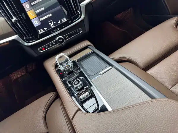 Volvo S90 2021