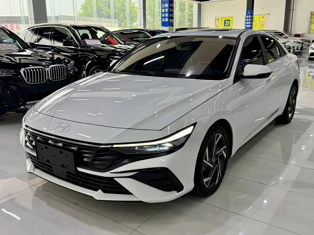 Hyundai Elantra 2023