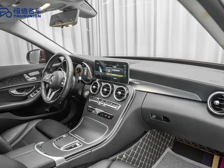 Mercedes-Benz C-Class 2019 — фото 14