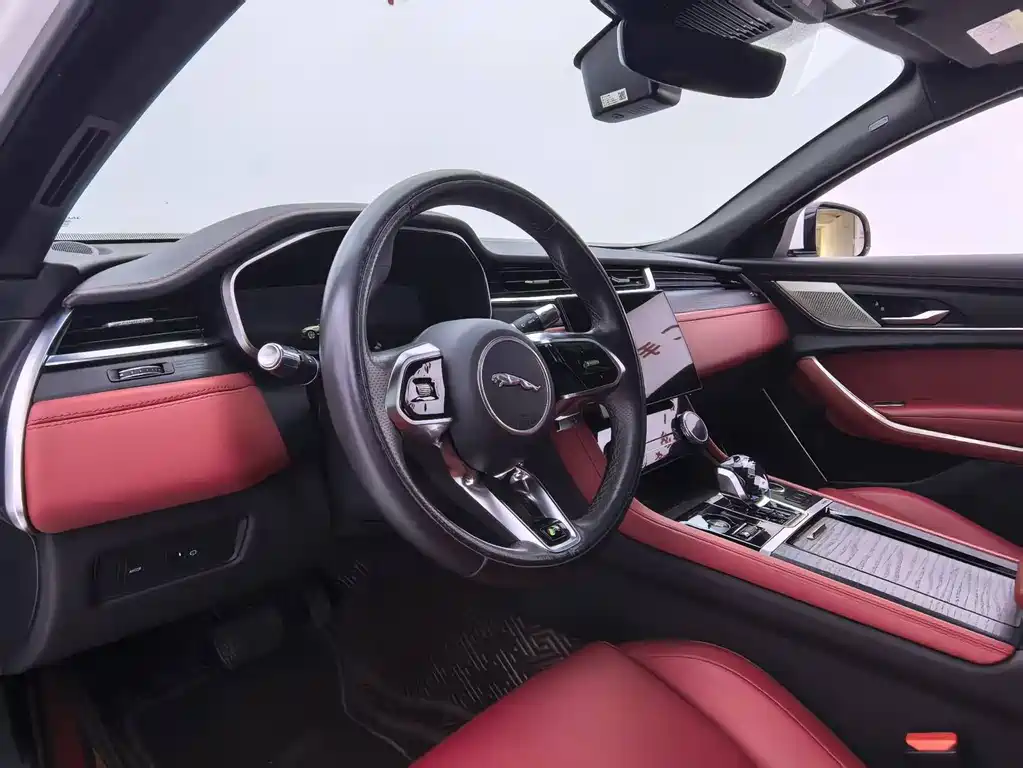 Jaguar XFL 2022 — фото 18