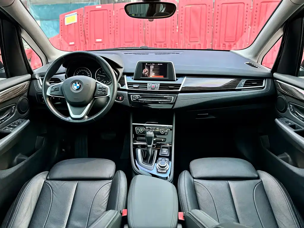 BMW 2 Series Active Tourer 2015 — фото 4
