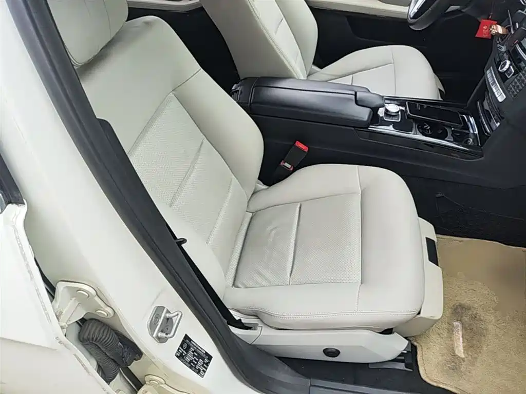 Mercedes-Benz E-Class 2014 — фото 25