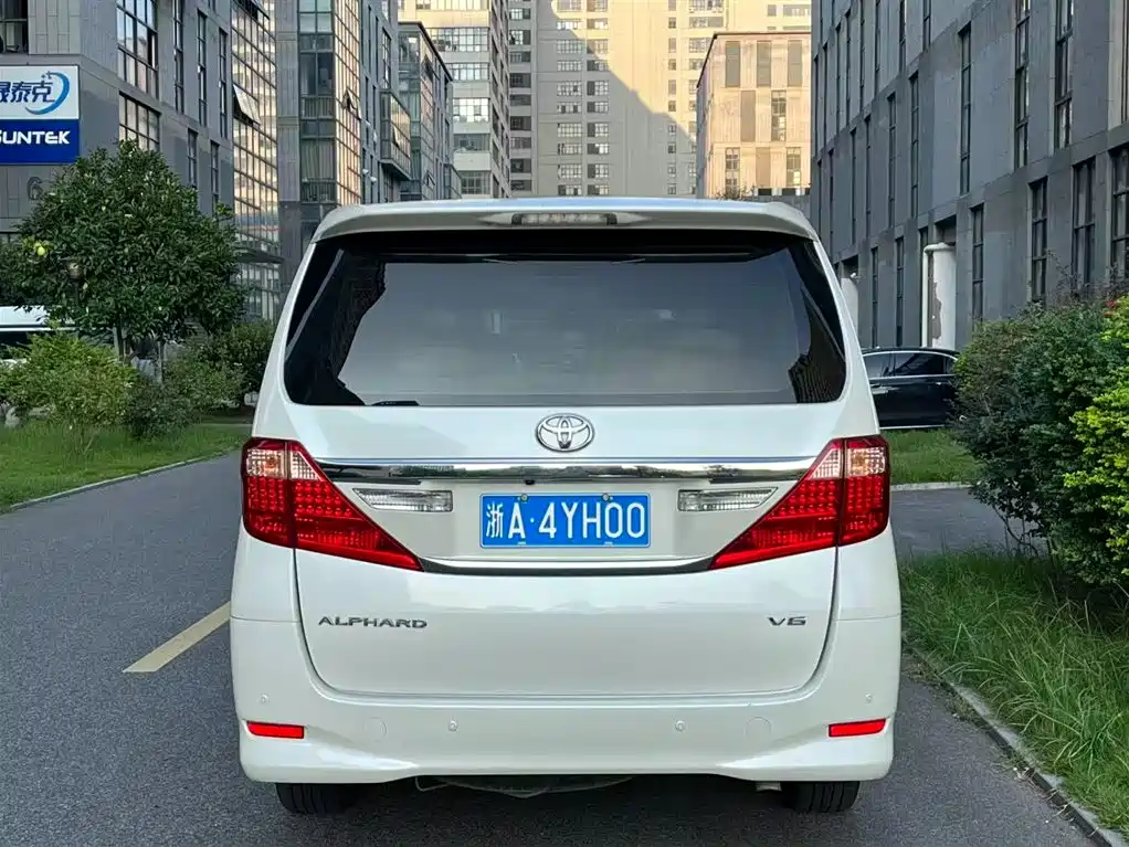 Toyota Alphard 2015 — фото 4