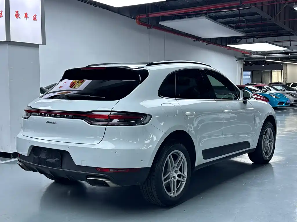 Porsche Macan 2020 — фото 17