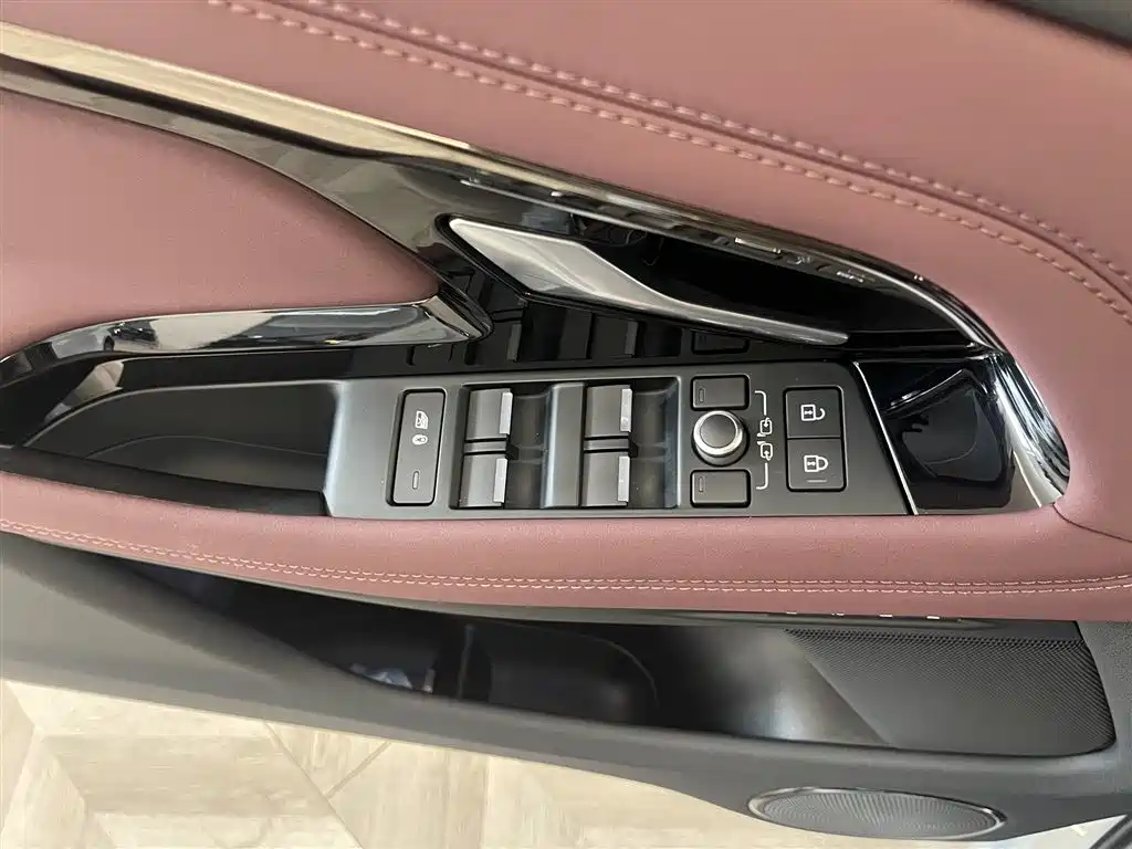 Land Rover Evoque 2025 — фото 22