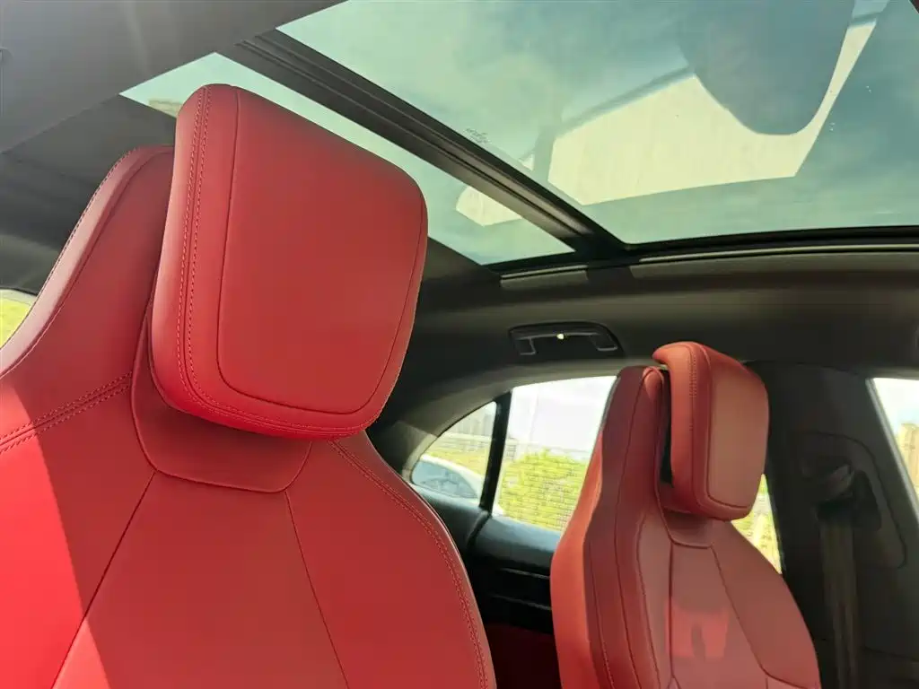 Porsche Macan EV 2025 — фото 13