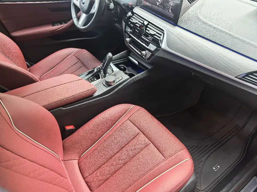 BMW 5 Series 2024 — фото 10
