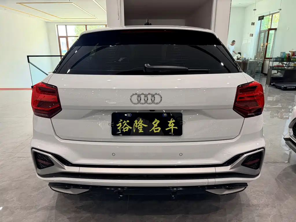 Audi Q2L 2022