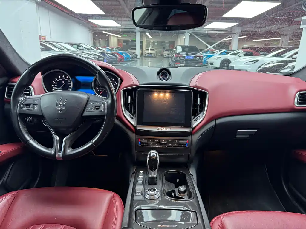 Maserati Ghibli 2016 — фото 10