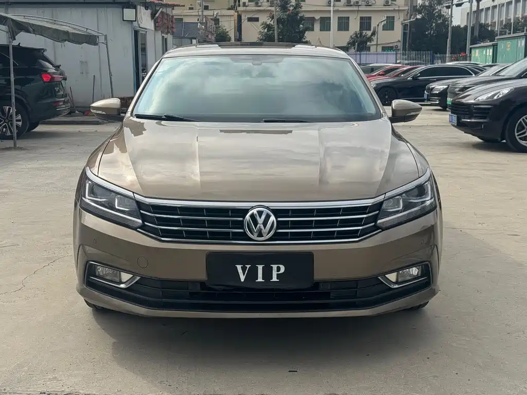 Volkswagen Passat 2019 — фото 1