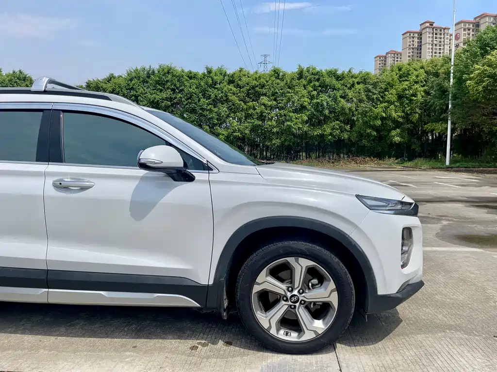 Hyundai Santa Fe 2019 — фото 5