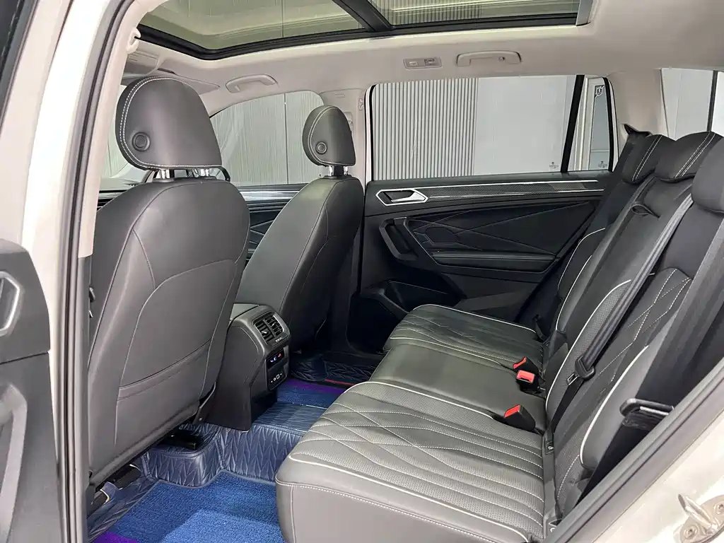 Volkswagen Tiguan L 2021 — фото 4