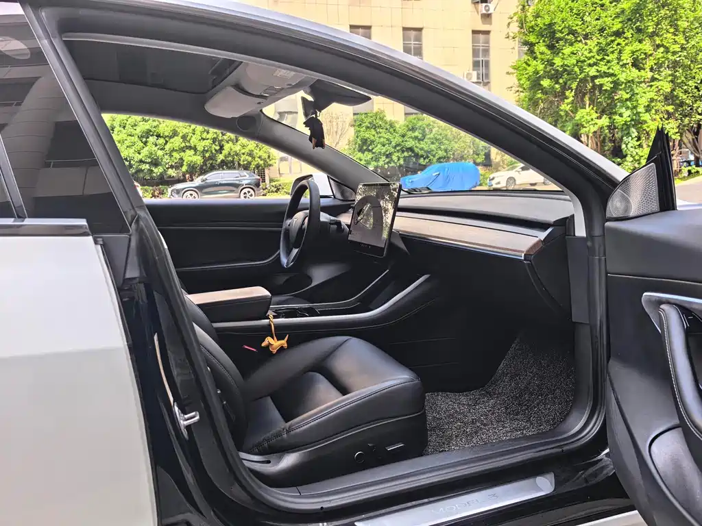 Tesla Model 3 2021 — фото 11