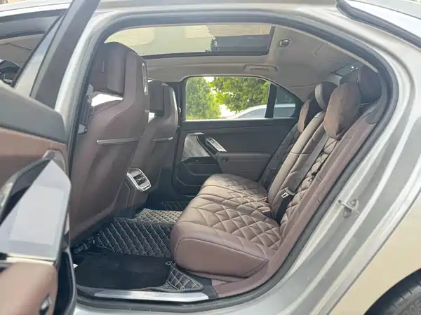 BMW i7 2023