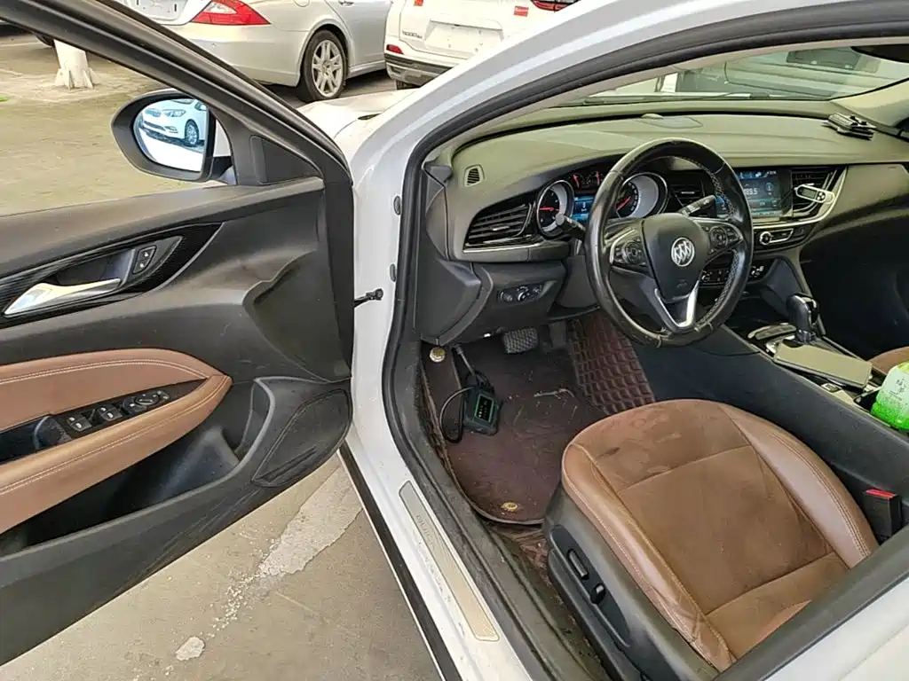 Buick Regal 2020 — фото 16