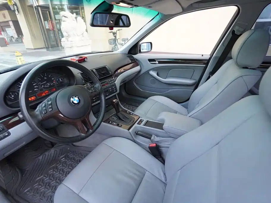 BMW 3 Series 2005