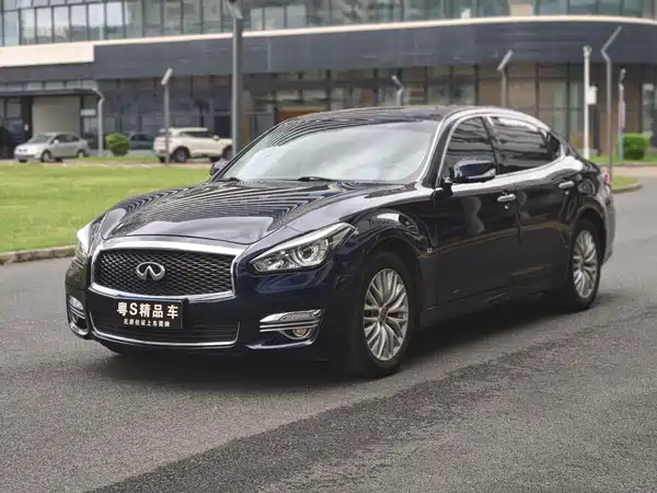Infiniti Q70 2018
