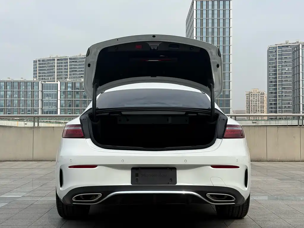 Mercedes-Benz E-Class 2023 — фото 14