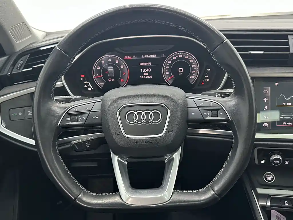 Audi Q3 2023 — фото 12
