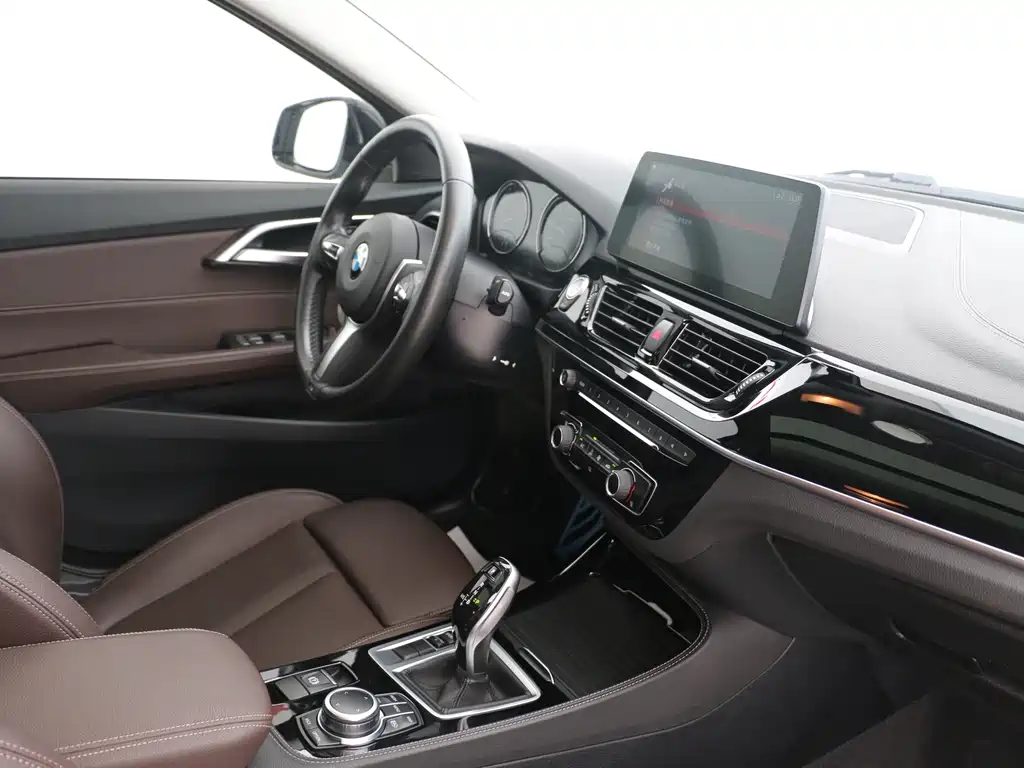 BMW 1 Series 2021 — фото 14