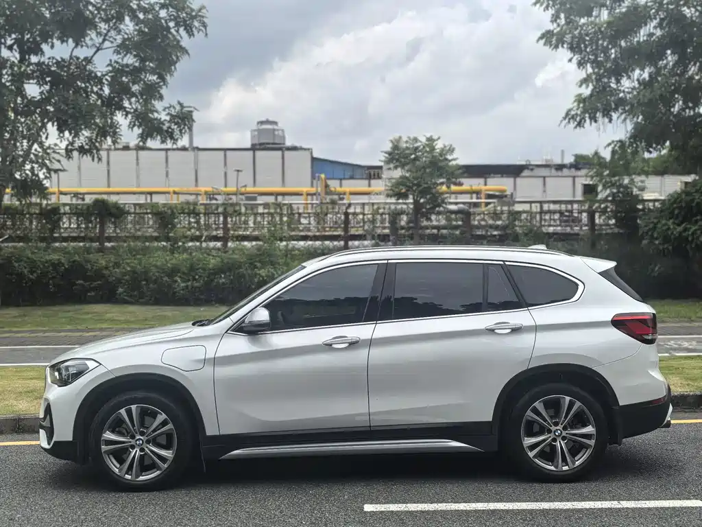 BMW X1 New Energy 2021 — фото 4