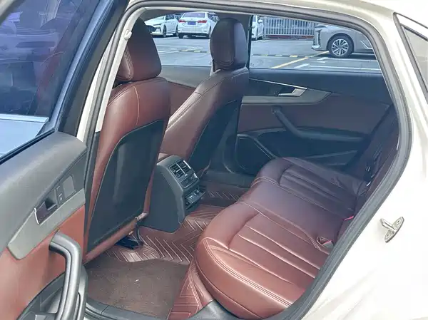 Audi A4L 2020