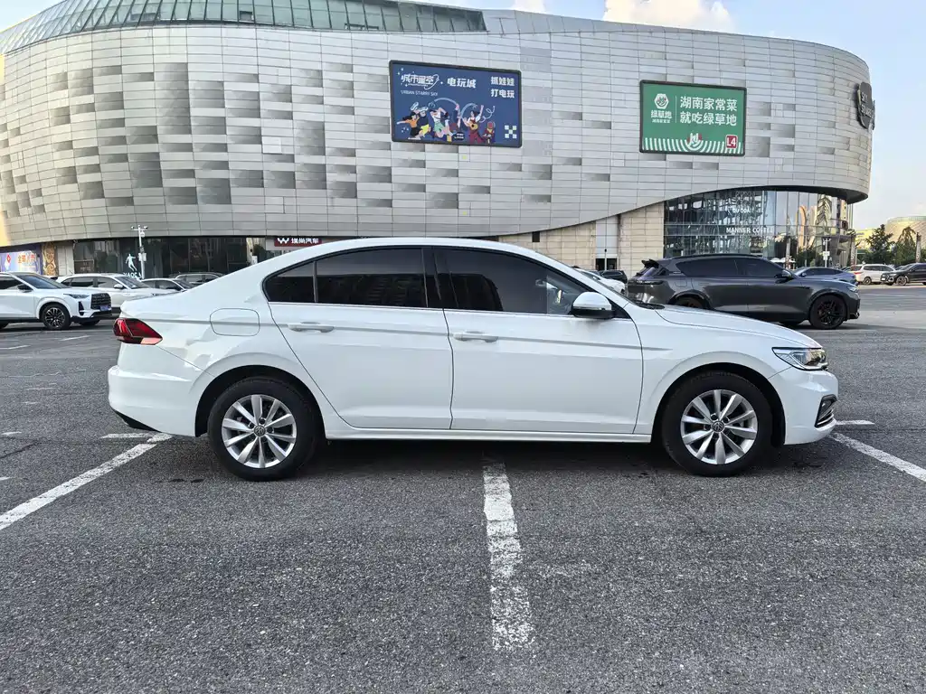 Volkswagen Bora 2021