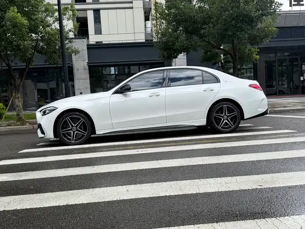 Mercedes-Benz C-Class 2023
