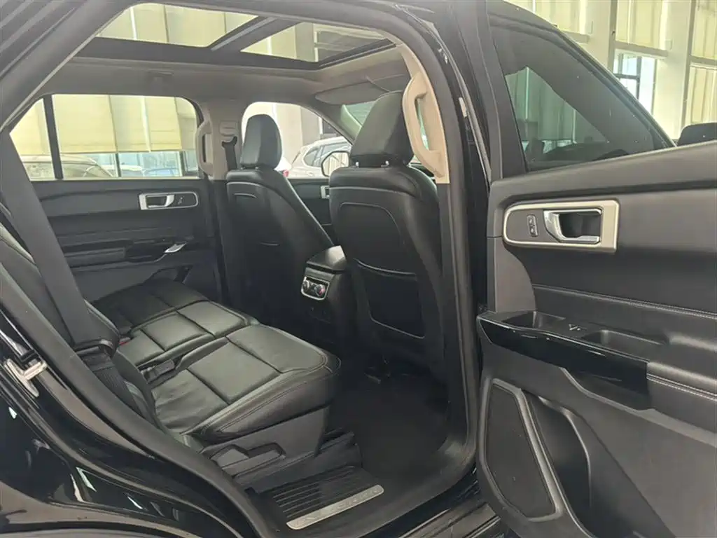 Ford Explorer 2021 — фото 2
