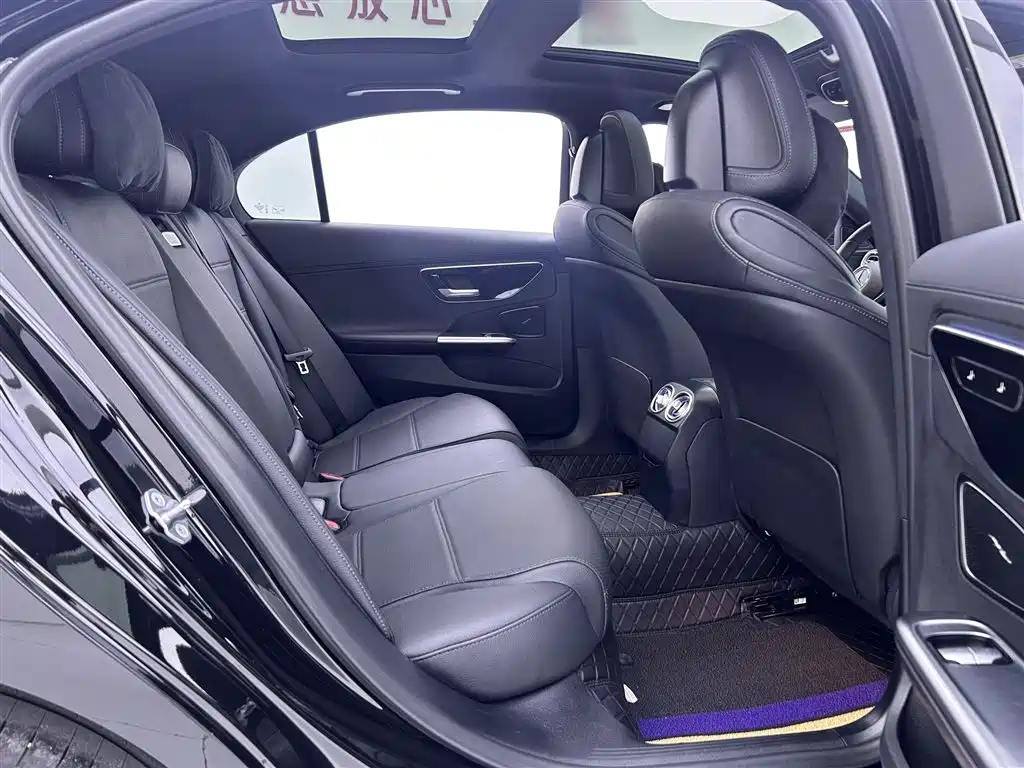 Mercedes-Benz C-Class 2023 — фото 15