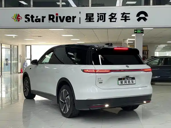 NIO ES8 2023