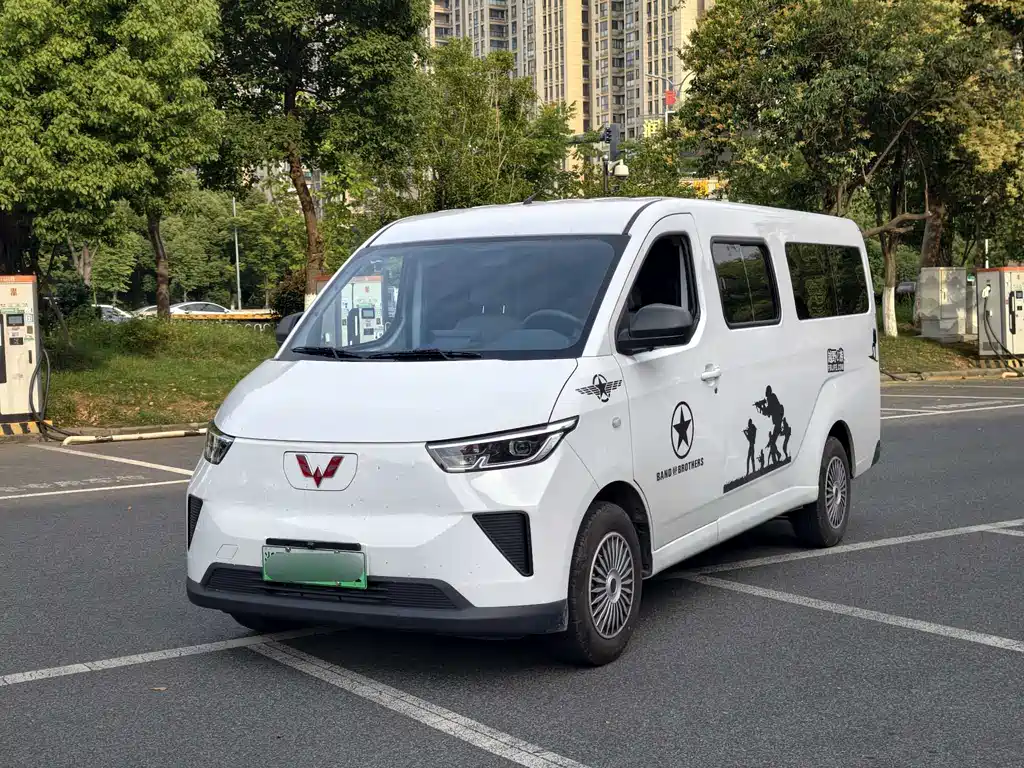 Wuling Yangguang 2025