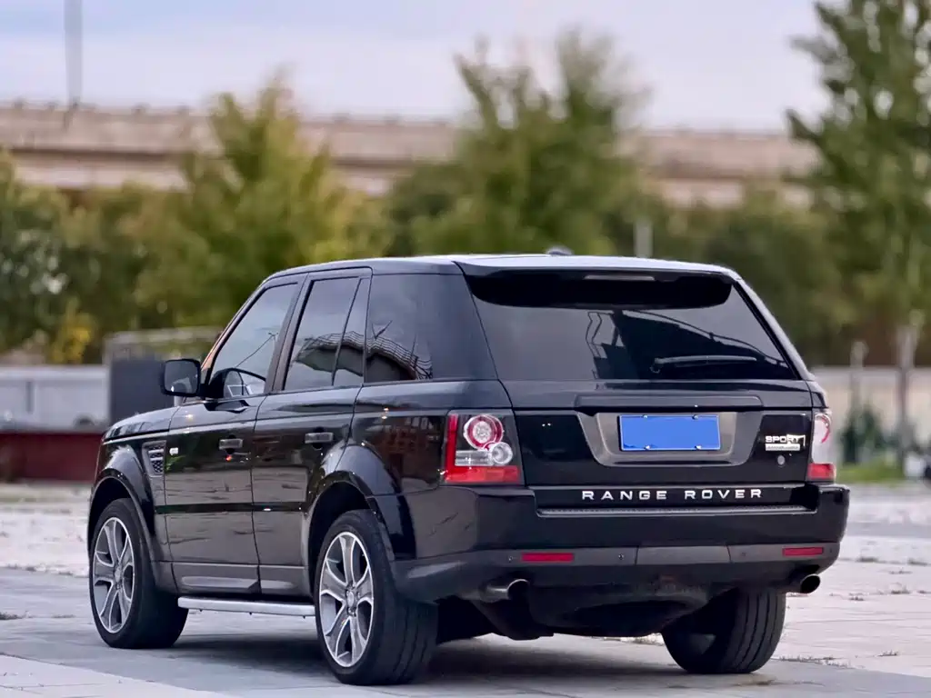 Land Rover Range Rover Sport 2010 — фото 4