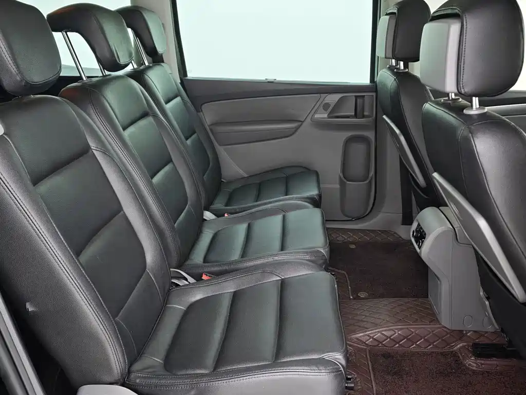 Volkswagen Sharan 2015 — фото 10