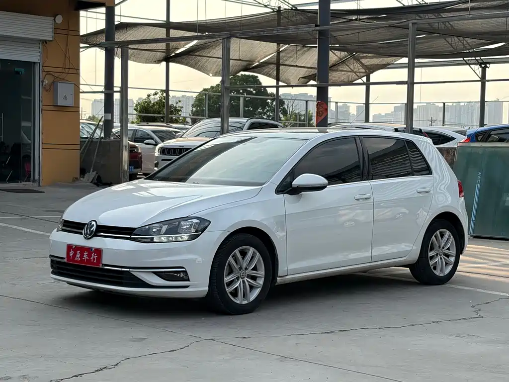 Volkswagen Golf 2018 — фото 1
