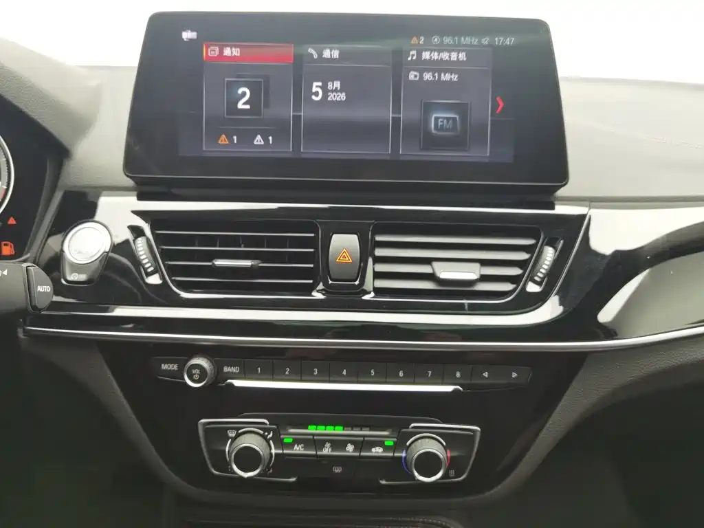 BMW 1 Series 2023 — фото 12