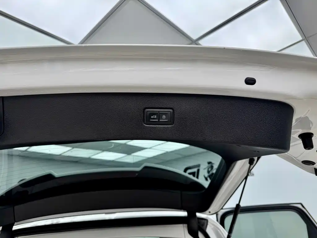 Audi Q7 2021 — фото 26