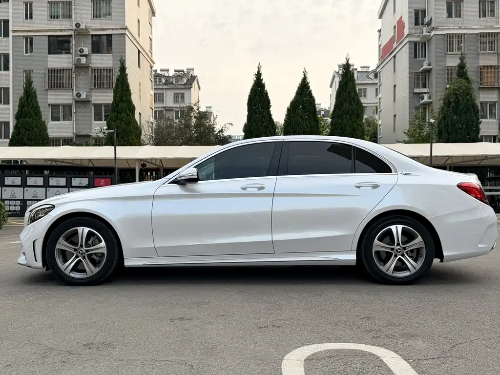 Mercedes-Benz C-Class 2019 — фото 12