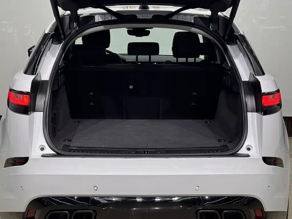 Land Rover Velar 2023 — фото 16