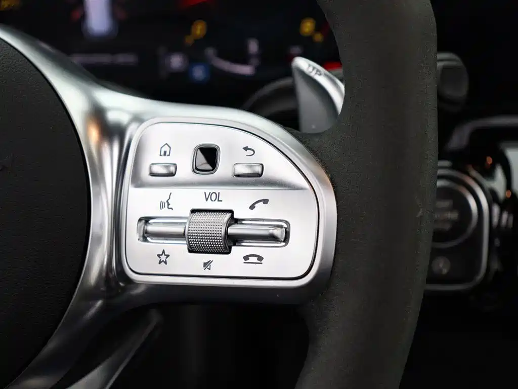 Mercedes-Benz GLA AMG 2021 — фото 17