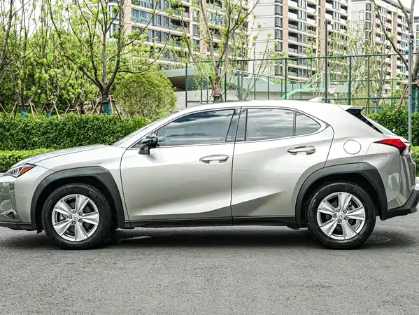 Lexus UX 2022