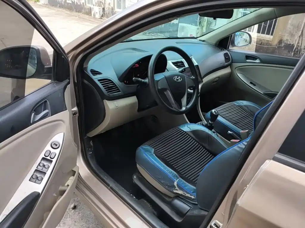 Hyundai Accent 2015 — фото 16
