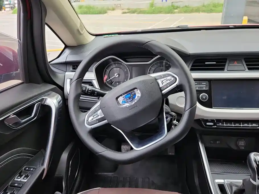 Geely Vision X3 2019 — фото 15