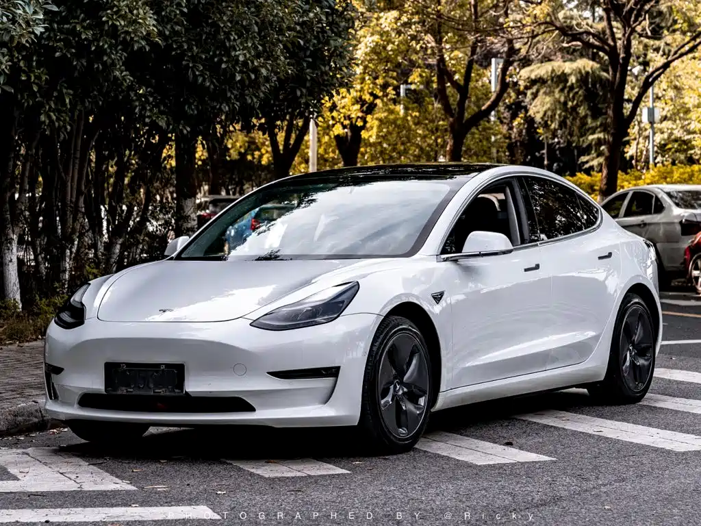 Tesla Model 3 2020 — фото 1