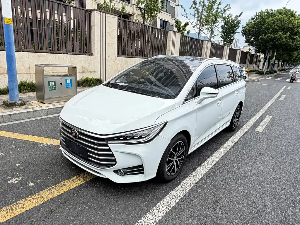 BYD Song MAX 2017 — фото 4