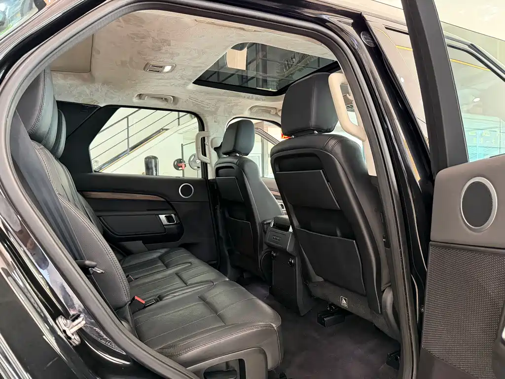 Land Rover Discovery 2017 — фото 8