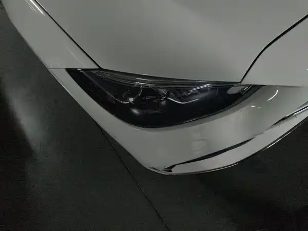 Mercedes-Benz C-Class 2024