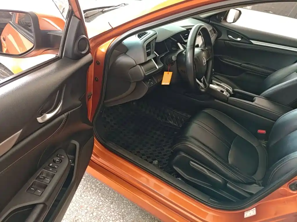 Honda Civic 2018 — фото 16