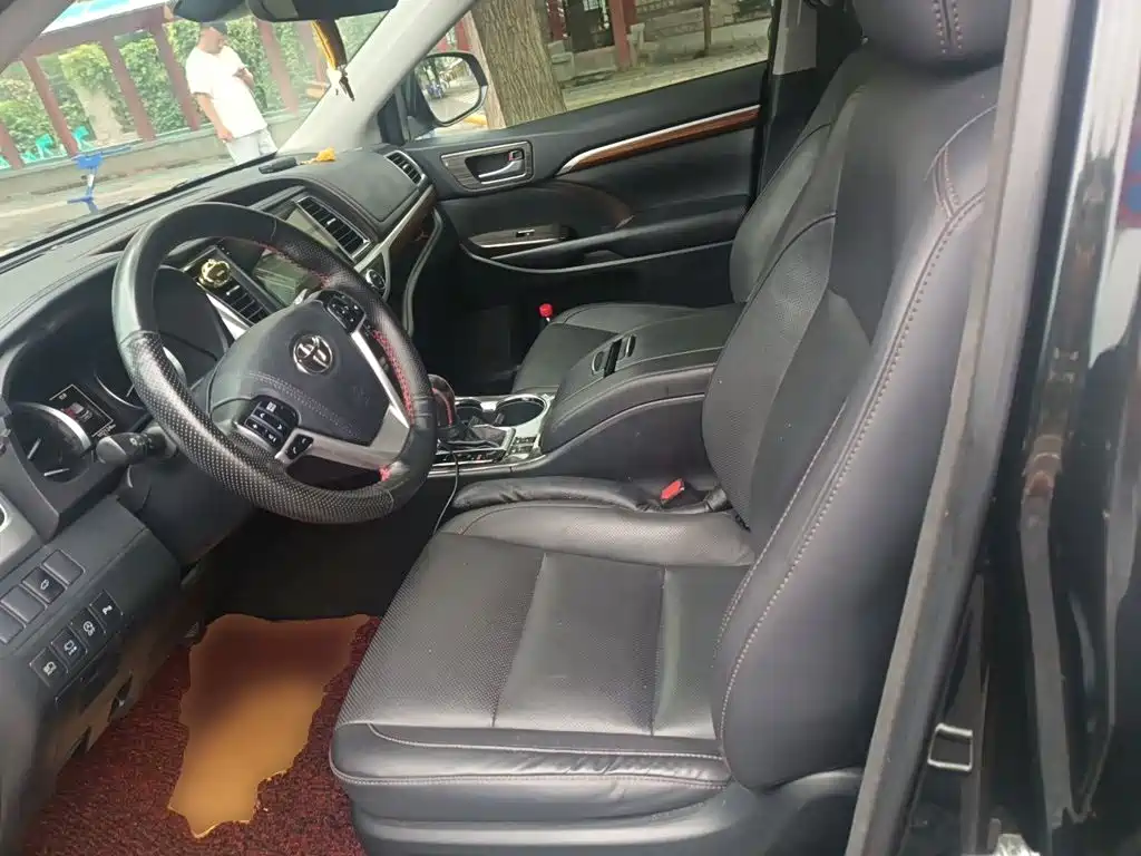 Toyota Highlander 2018 — фото 11