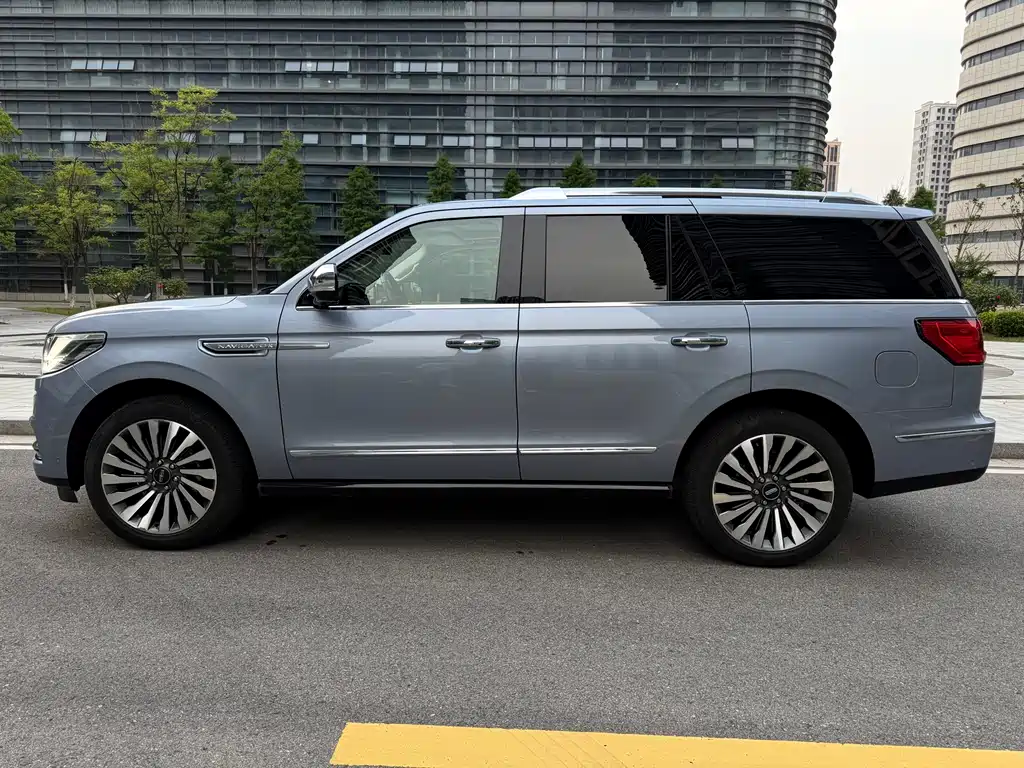 Lincoln Navigator 2019 — фото 4